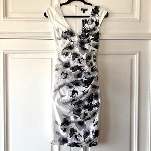 *NWT* White Floral-Print Surplice Neckline Cotton Dress - Made in Canada - XXS